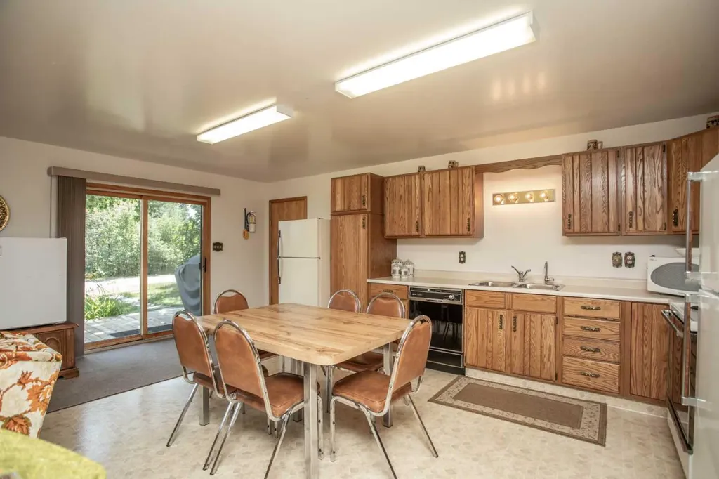 1 Sands Crescent Rochon Sands AB T0C 3B0