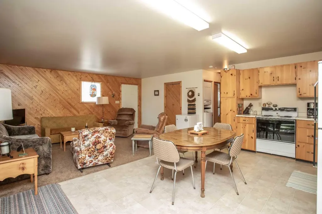 1 Sands Crescent Rochon Sands AB T0C 3B0