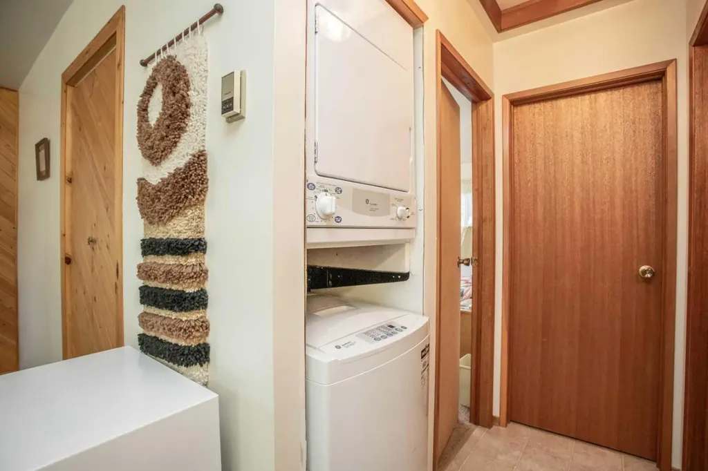 1 Sands Crescent Rochon Sands AB T0C 3B0