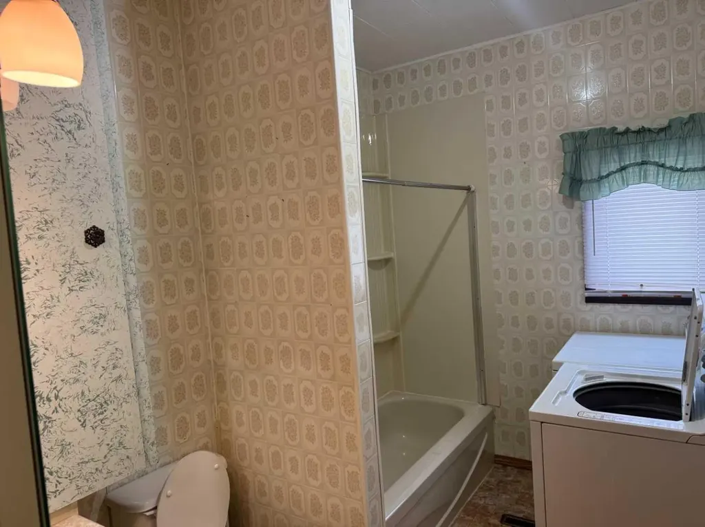 61 Mackenzie Avenue Hughenden AB T0B 2E0
