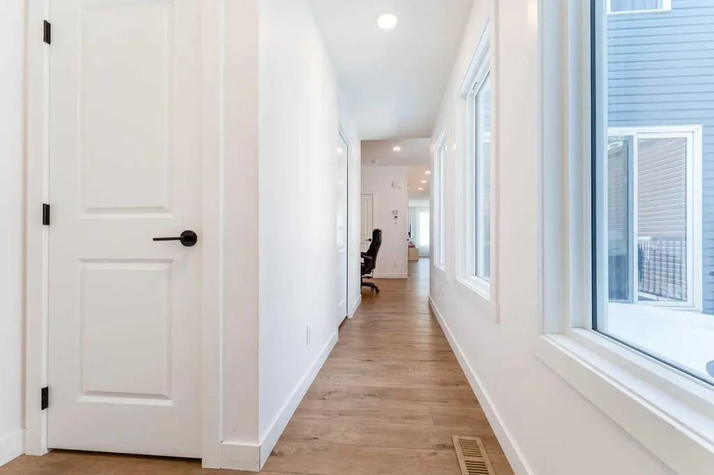76 Lucas Boulevard NW Calgary AB T3P 1H9