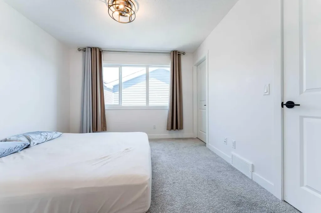76 Lucas Boulevard NW Calgary AB T3P 1H9