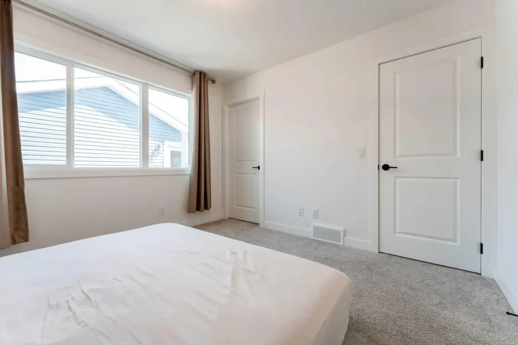 76 Lucas Boulevard NW Calgary AB T3P 1H9