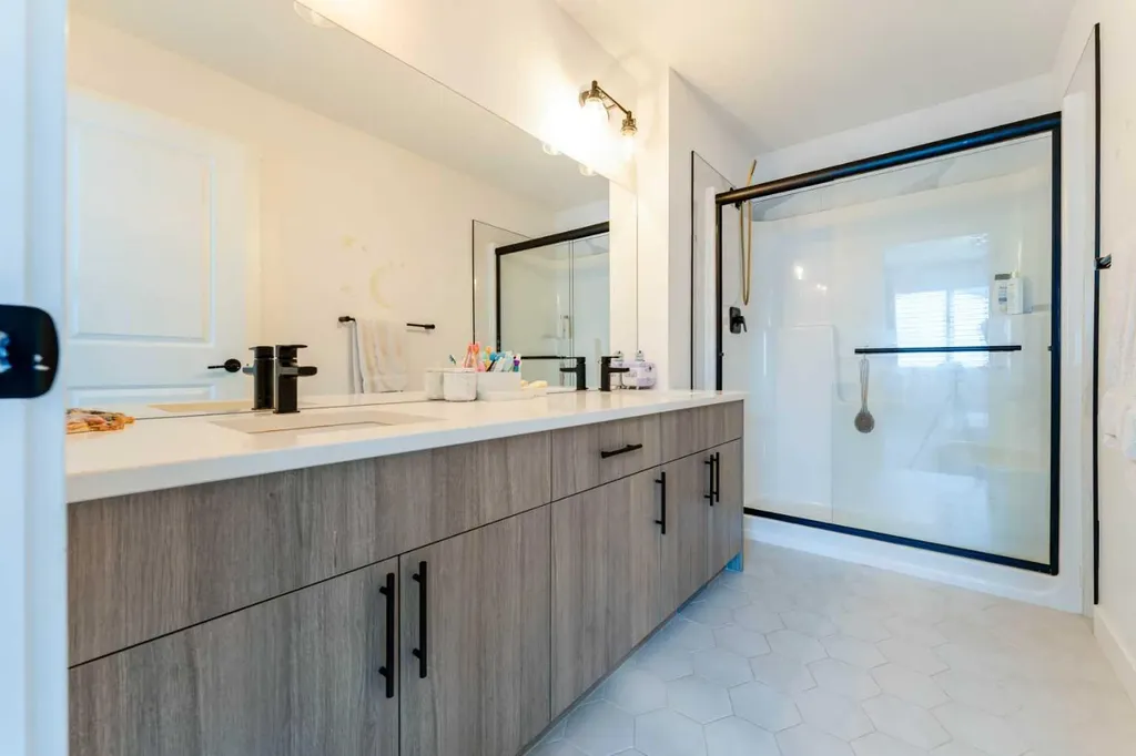 76 Lucas Boulevard NW Calgary AB T3P 1H9