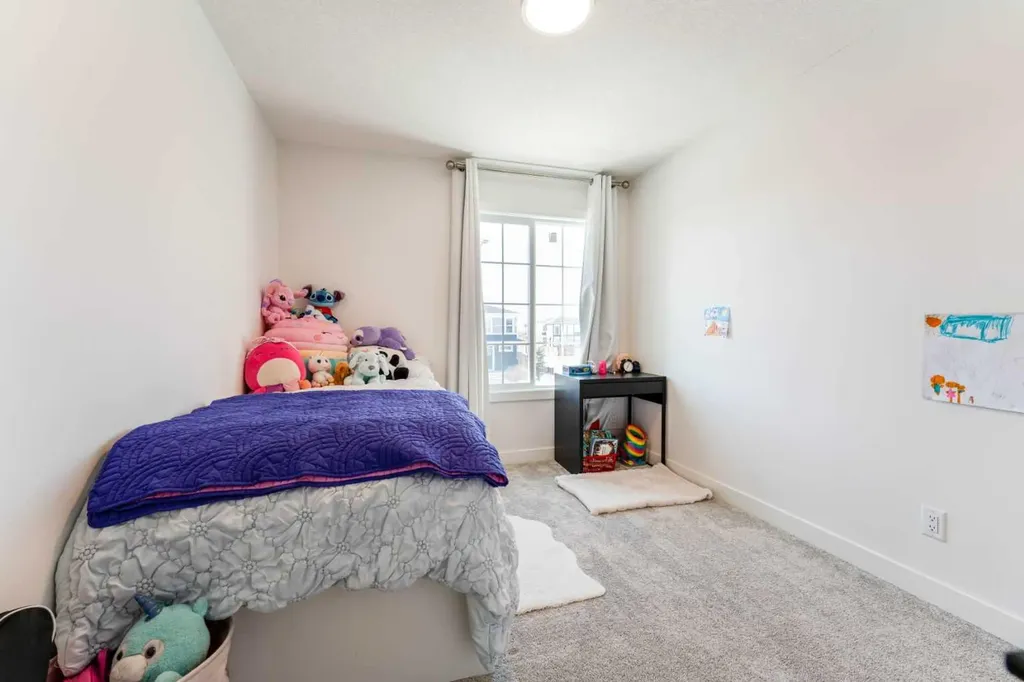76 Lucas Boulevard NW Calgary AB T3P 1H9