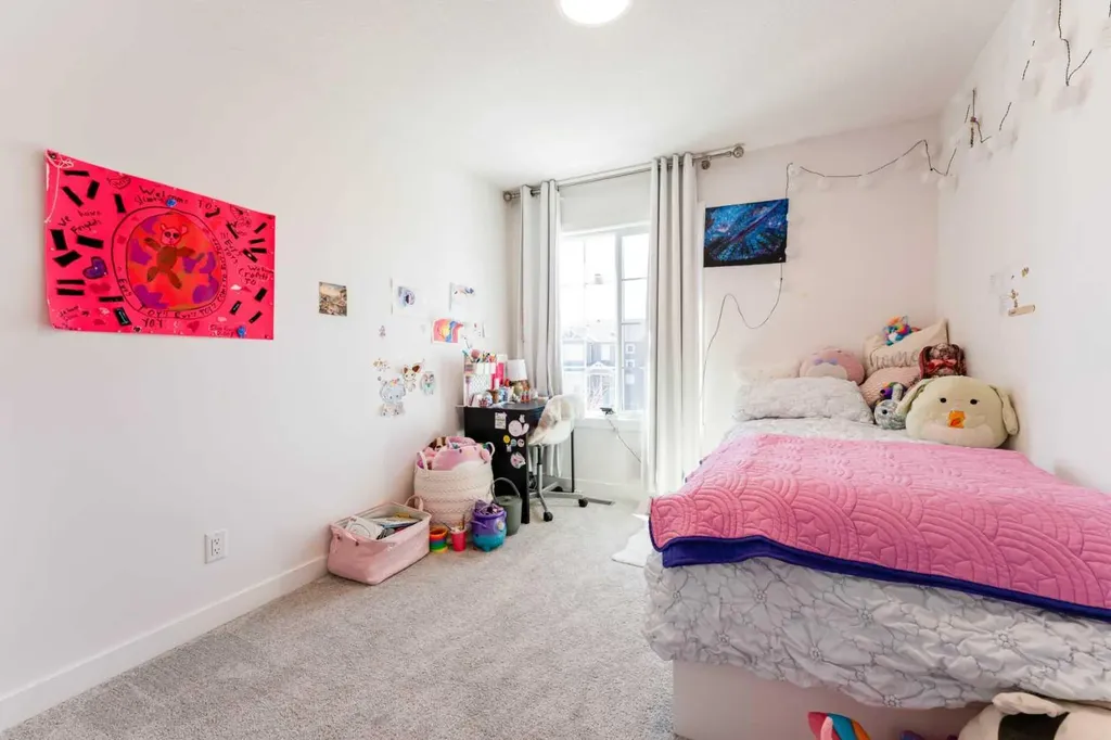 76 Lucas Boulevard NW Calgary AB T3P 1H9