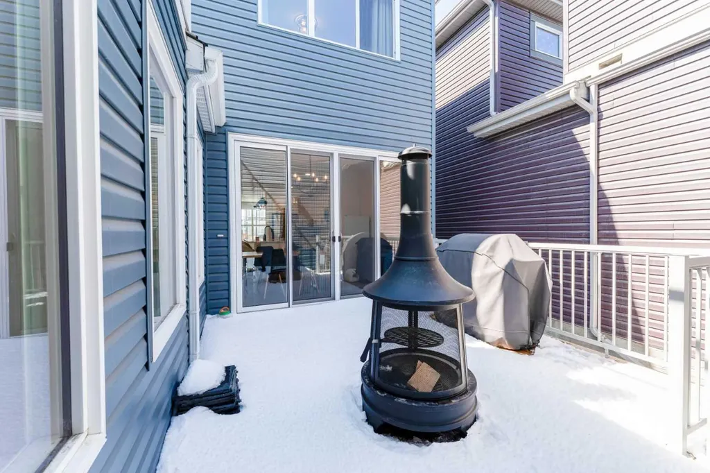 76 Lucas Boulevard NW Calgary AB T3P 1H9