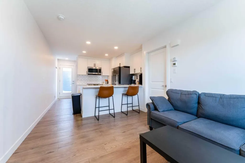 76 Lucas Boulevard NW Calgary AB T3P 1H9