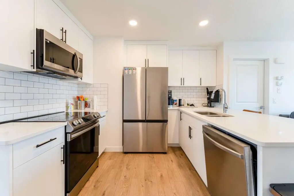 76 Lucas Boulevard NW Calgary AB T3P 1H9