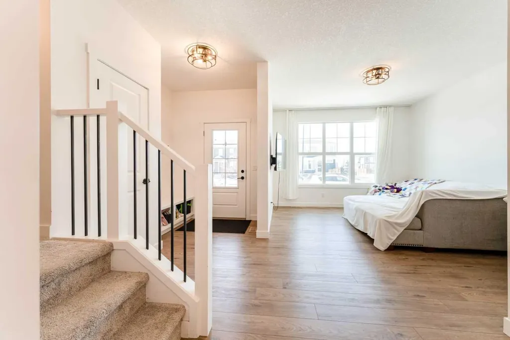 76 Lucas Boulevard NW Calgary AB T3P 1H9