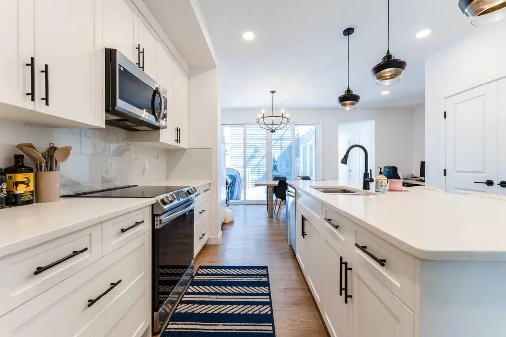 76 Lucas Boulevard NW Calgary AB T3P 1H9