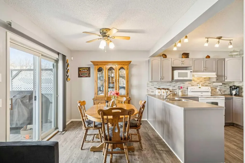 3 Riverwood Court SE Calgary AB T2C4E9