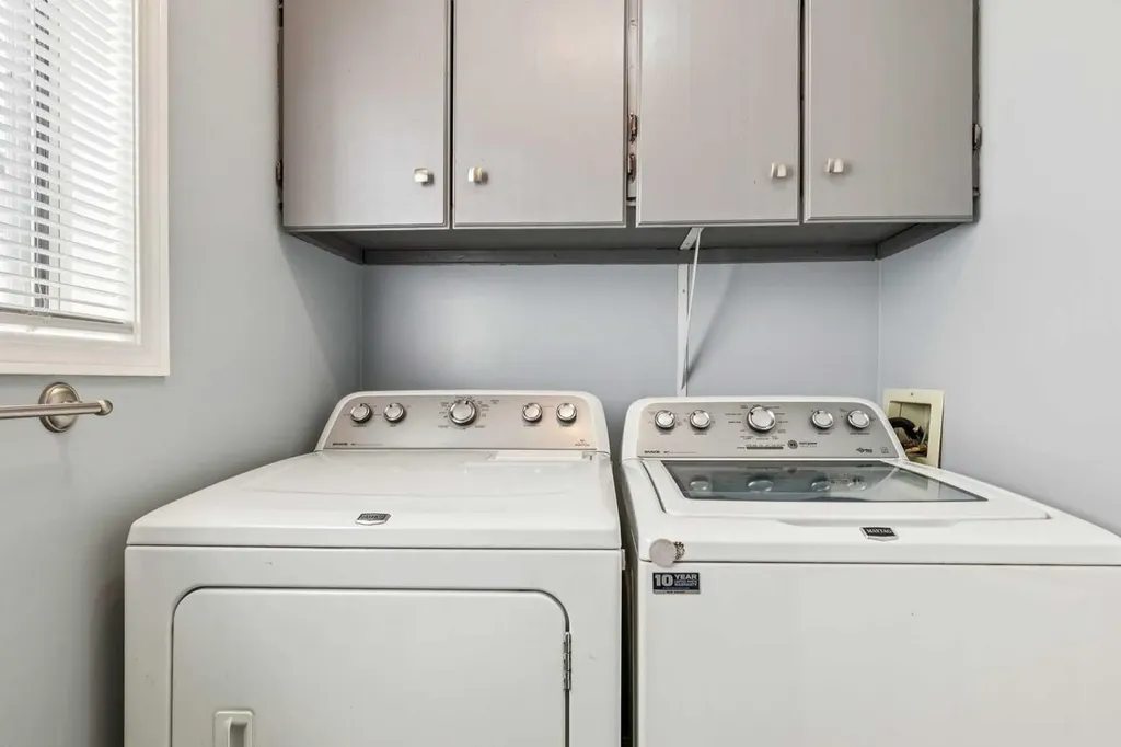 3 Riverwood Court SE Calgary AB T2C4E9
