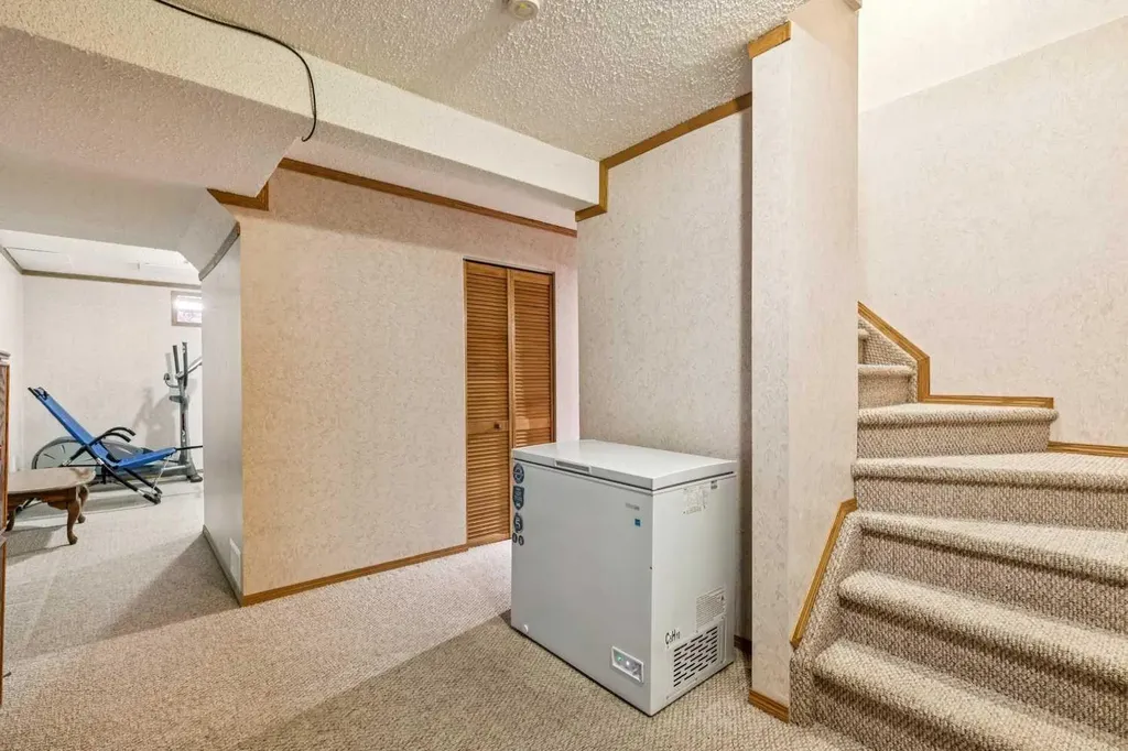 3 Riverwood Court SE Calgary AB T2C4E9