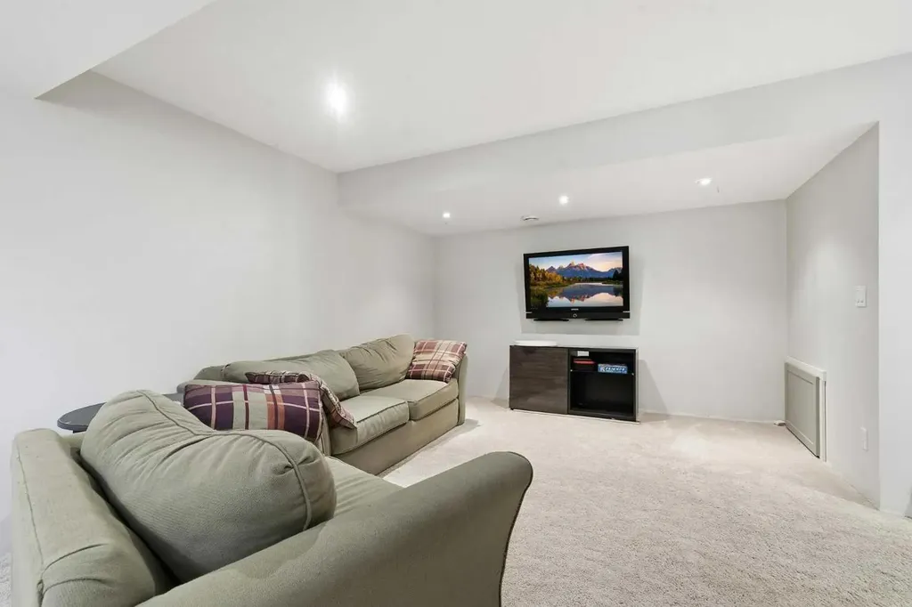 183 Savanna Parade NE Calgary AB T3J 0W1