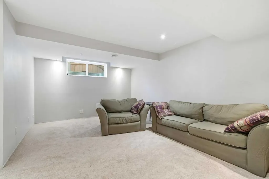 183 Savanna Parade NE Calgary AB T3J 0W1