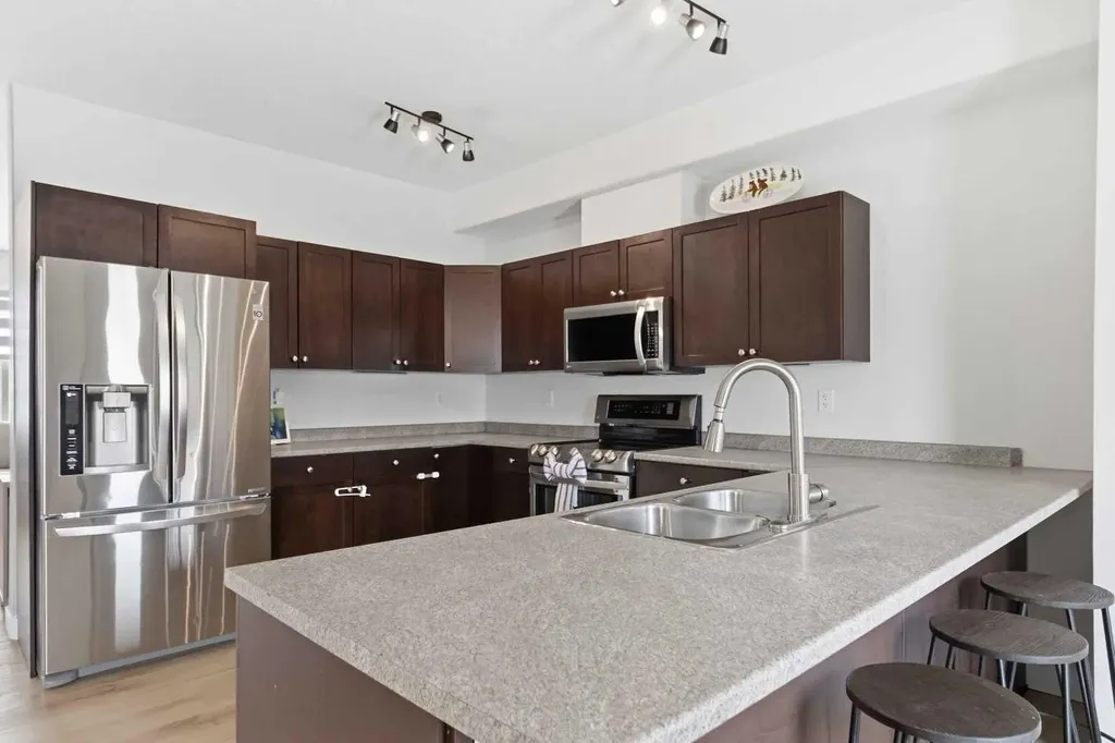 253 Grosbeak Way Fort Mcmurray AB T9K 0L8
