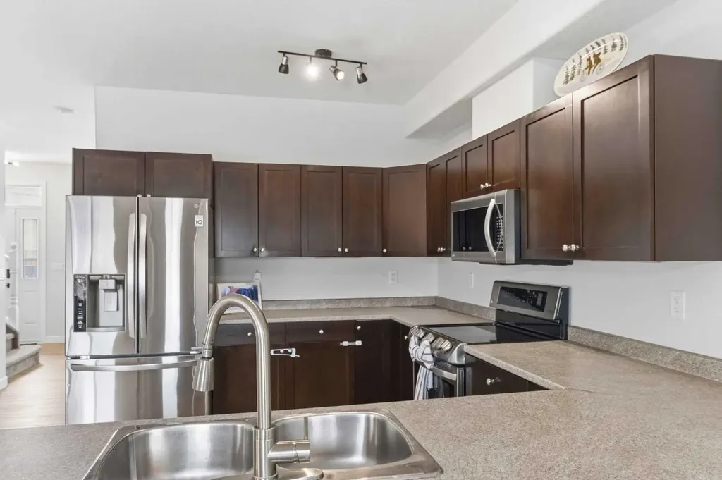 253 Grosbeak Way Fort Mcmurray AB T9K 0L8