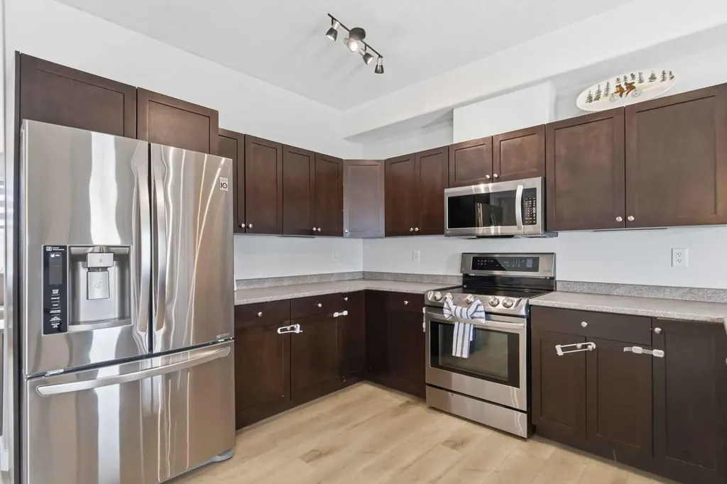 253 Grosbeak Way Fort Mcmurray AB T9K 0L8