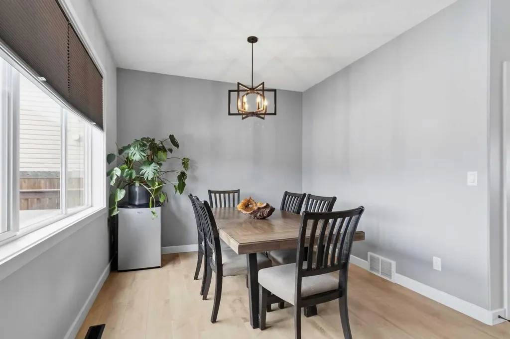 253 Grosbeak Way Fort Mcmurray AB T9K 0L8