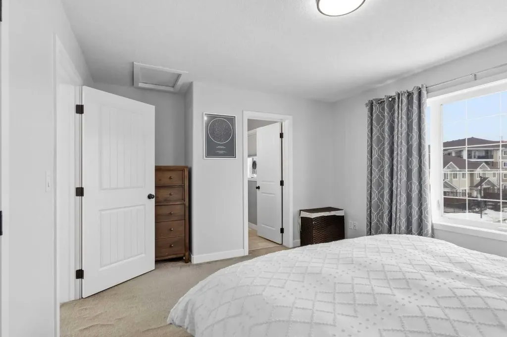 253 Grosbeak Way Fort Mcmurray AB T9K 0L8