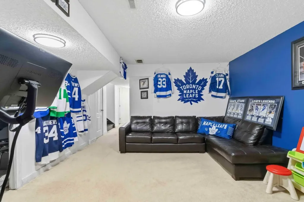 253 Grosbeak Way Fort Mcmurray AB T9K 0L8