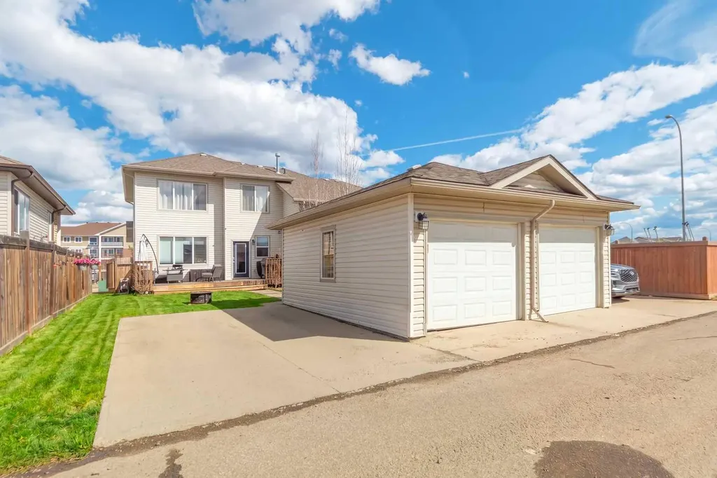 253 Grosbeak Way Fort Mcmurray AB T9K 0L8