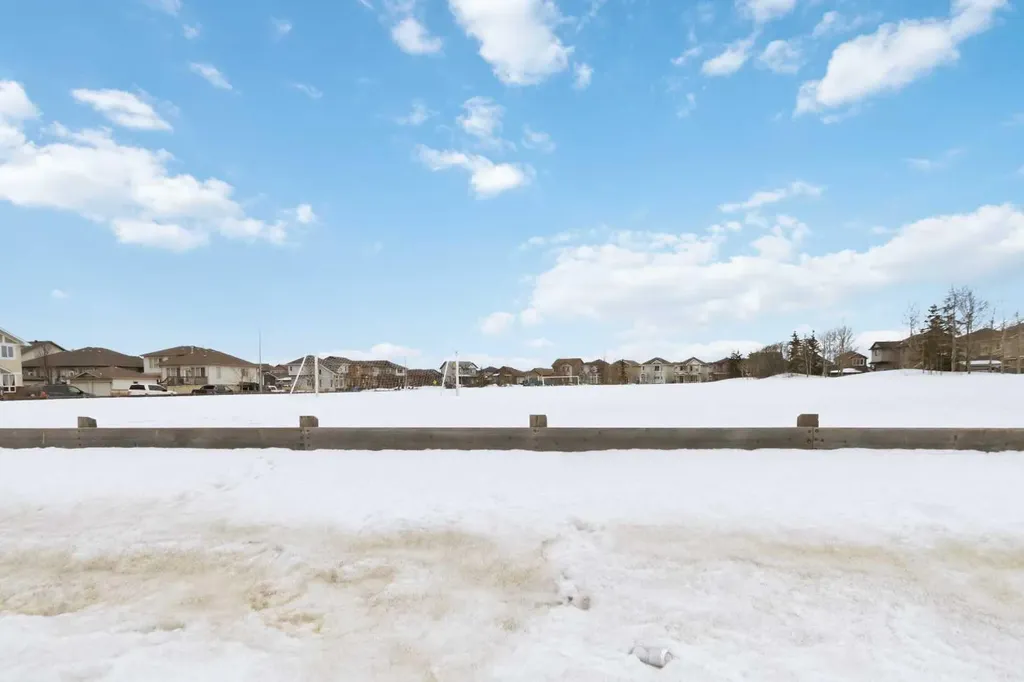 253 Grosbeak Way Fort Mcmurray AB T9K 0L8