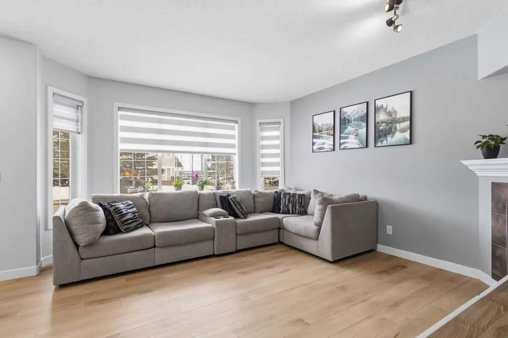 253 Grosbeak Way Fort Mcmurray AB T9K 0L8