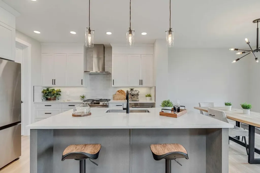 463 Kinniburgh Loop Chestermere AB T1X 3C2
