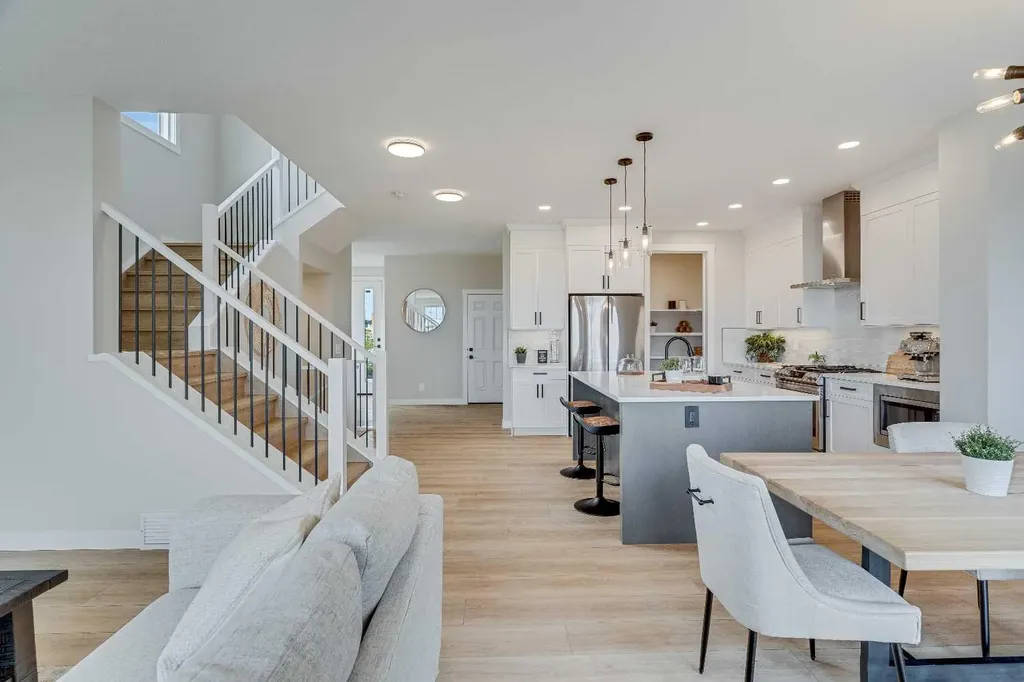 463 Kinniburgh Loop Chestermere AB T1X 3C2