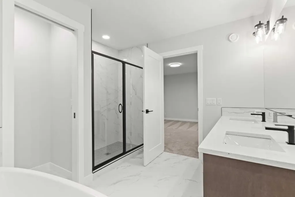 463 Kinniburgh Loop Chestermere AB T1X 3C2