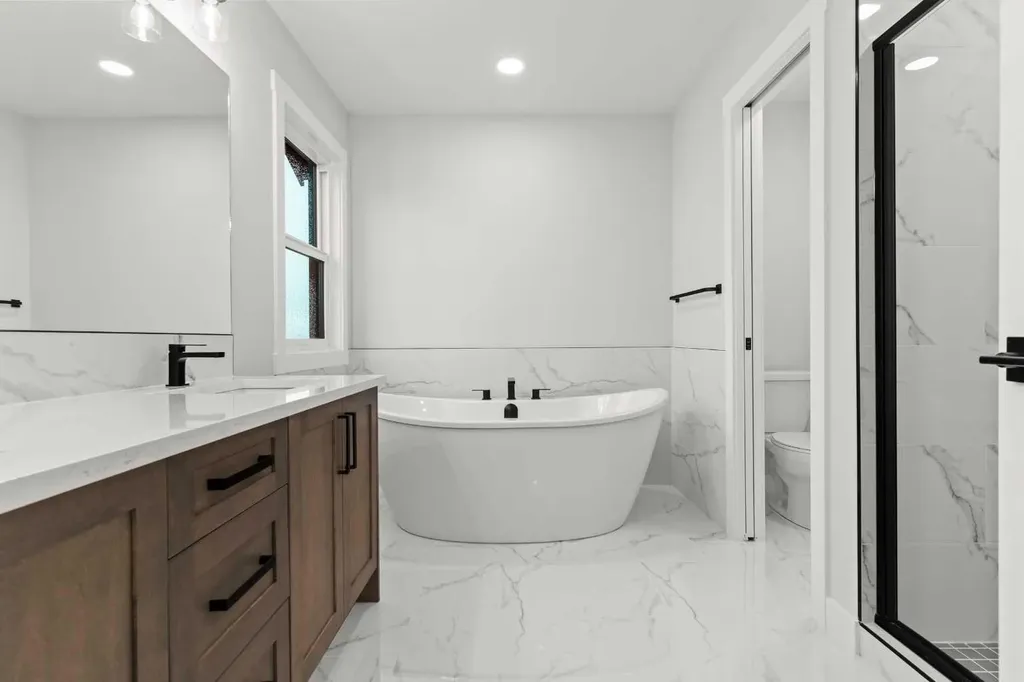463 Kinniburgh Loop Chestermere AB T1X 3C2