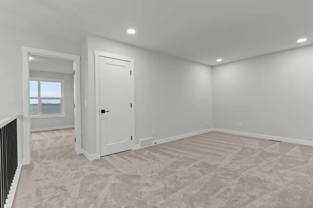 463 Kinniburgh Loop Chestermere AB T1X 3C2
