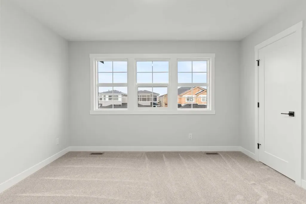 463 Kinniburgh Loop Chestermere AB T1X 3C2
