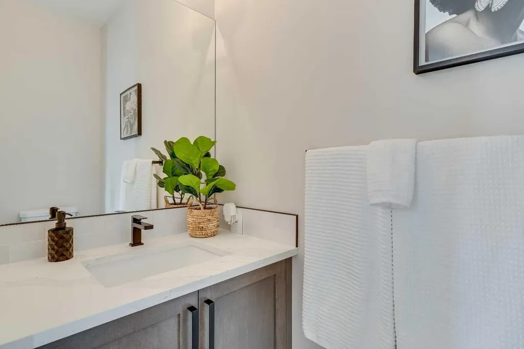 463 Kinniburgh Loop Chestermere AB T1X 3C2