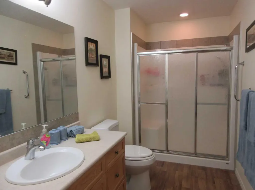 122 Chartwell Place SE Medicine Hat AB T1B 0E4