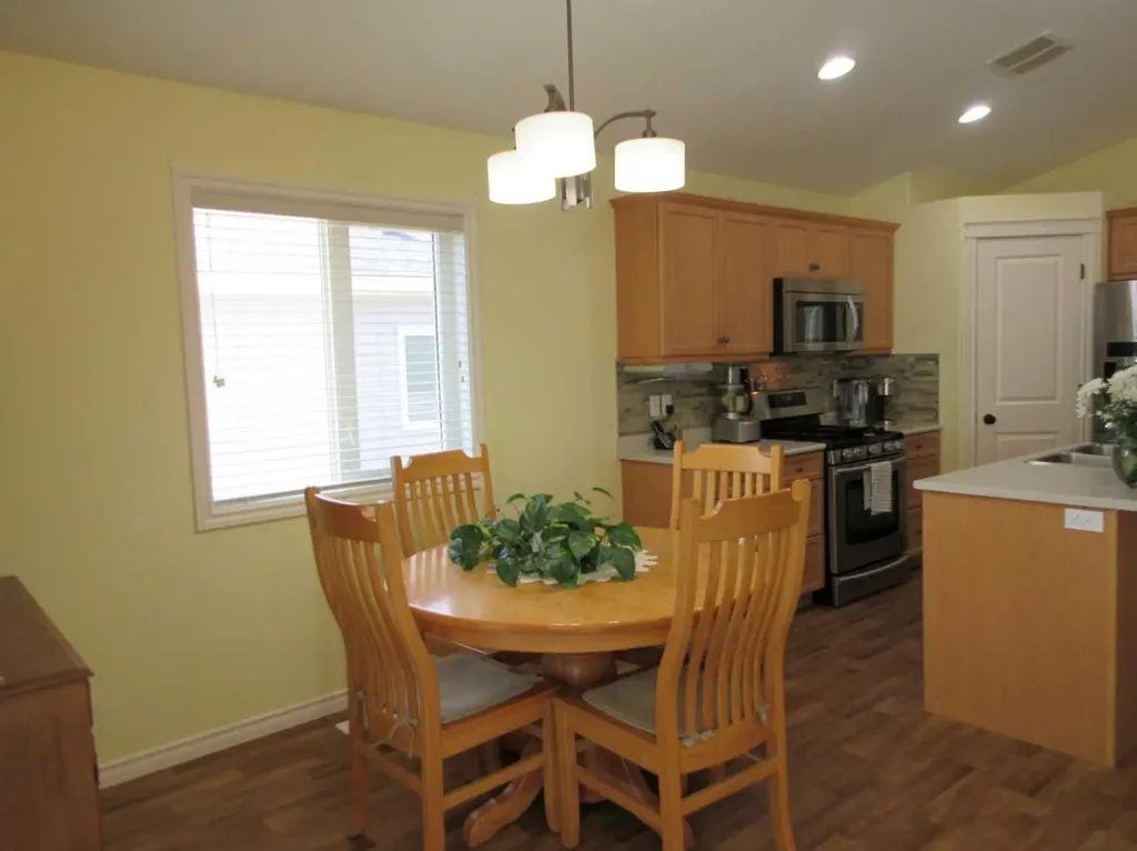 122 Chartwell Place SE Medicine Hat AB T1B 0E4
