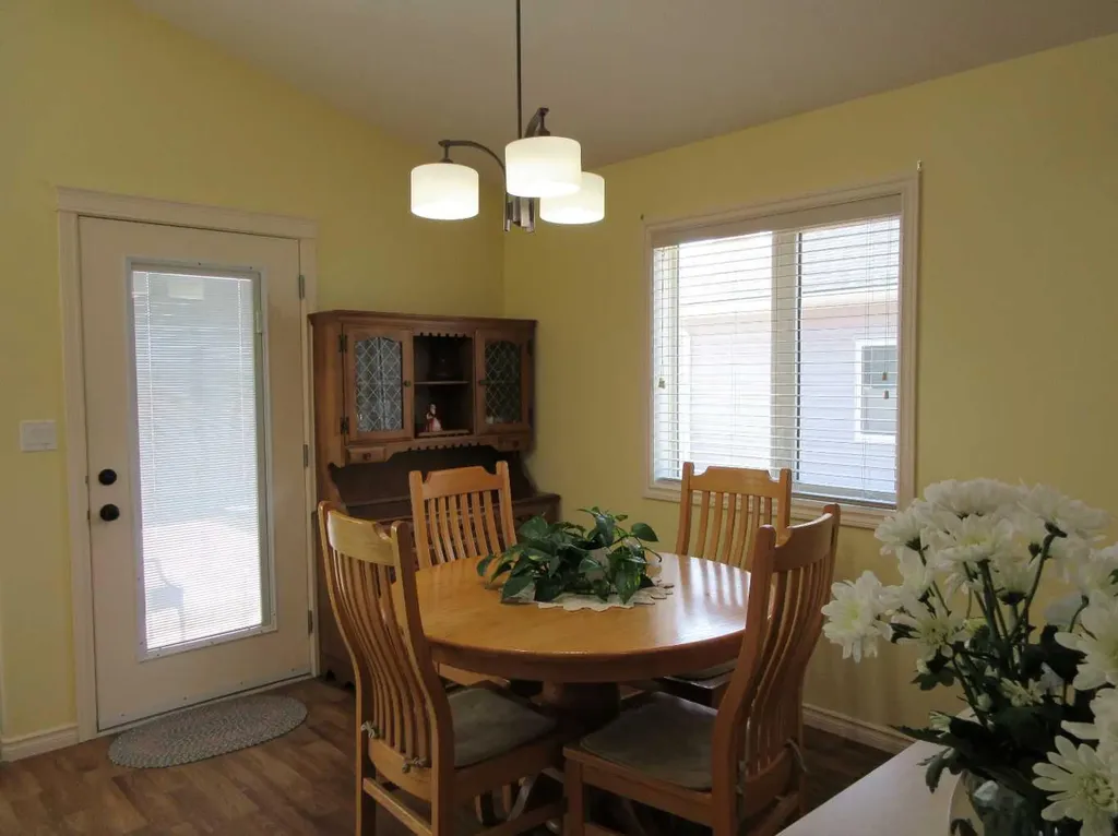 122 Chartwell Place SE Medicine Hat AB T1B 0E4