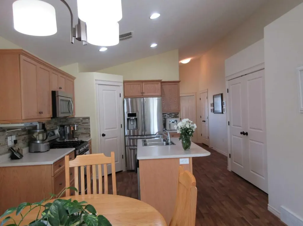 122 Chartwell Place SE Medicine Hat AB T1B 0E4