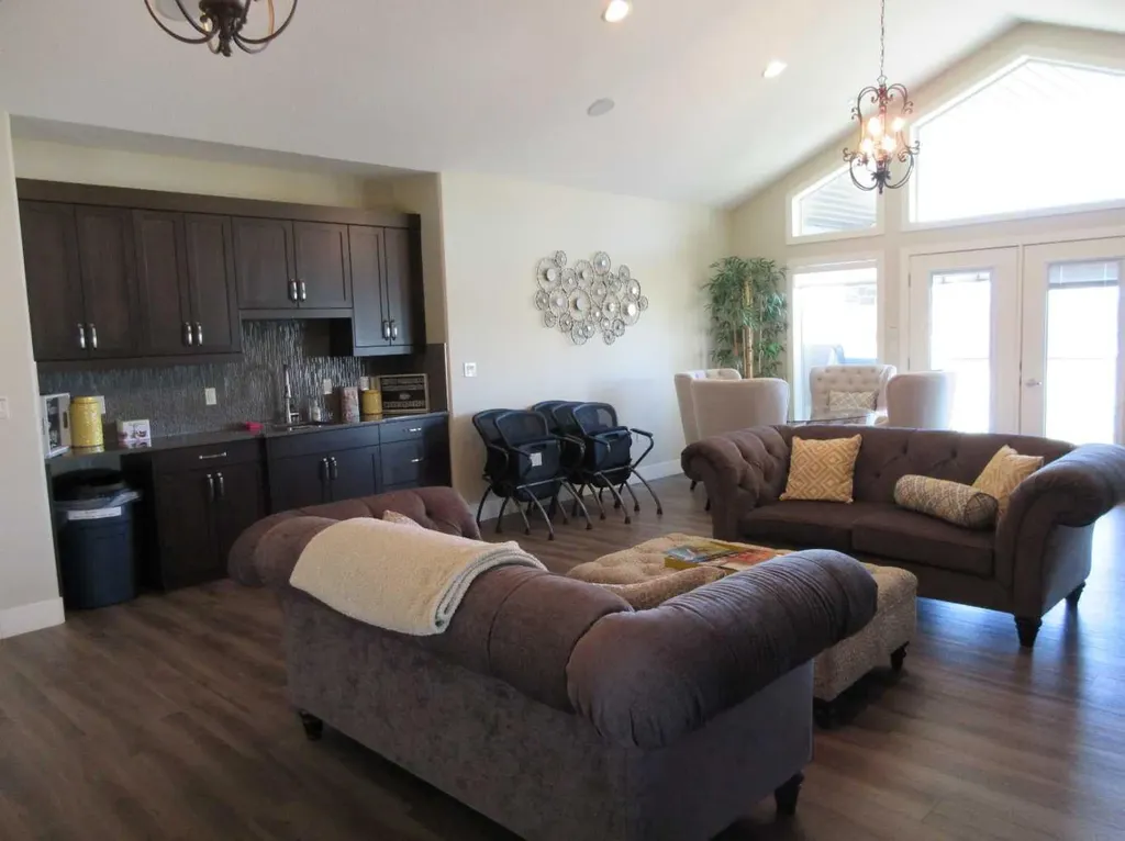 122 Chartwell Place SE Medicine Hat AB T1B 0E4