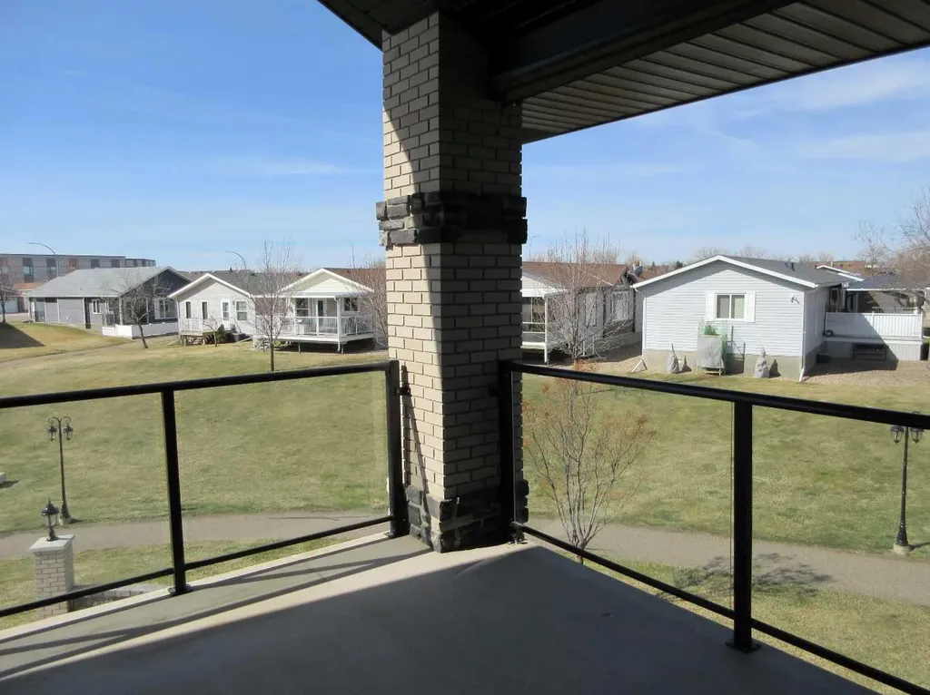 122 Chartwell Place SE Medicine Hat AB T1B 0E4