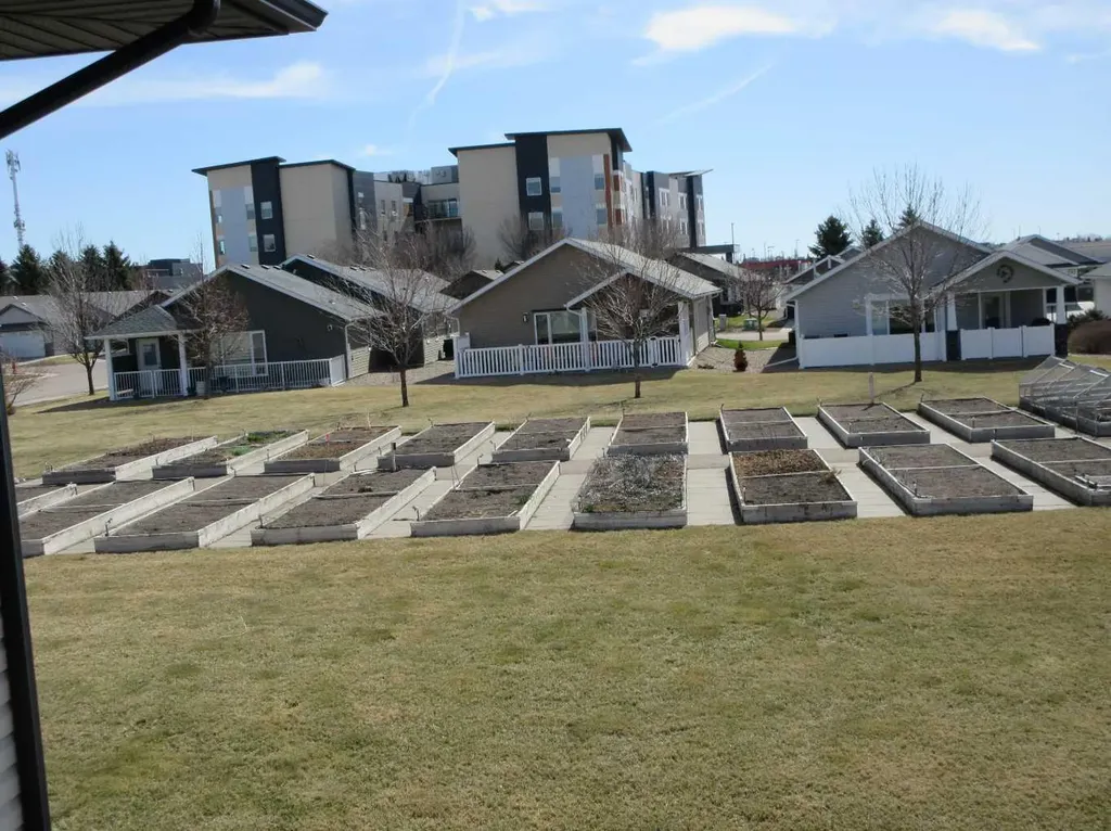 122 Chartwell Place SE Medicine Hat AB T1B 0E4