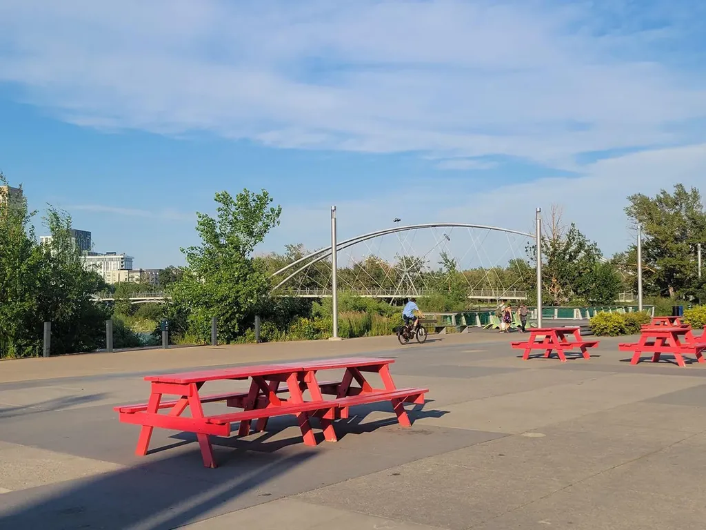 119 Confluence Mews SE Calgary AB T2G 1J1