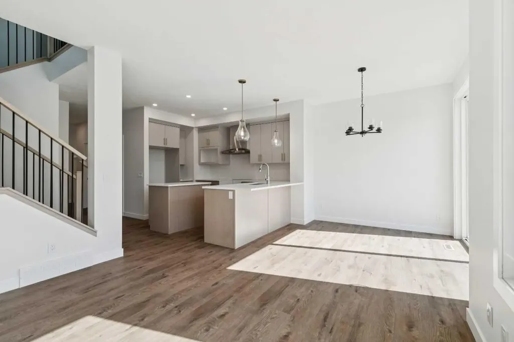 83 Creekstone Common SW Calgary AB T2X6H7