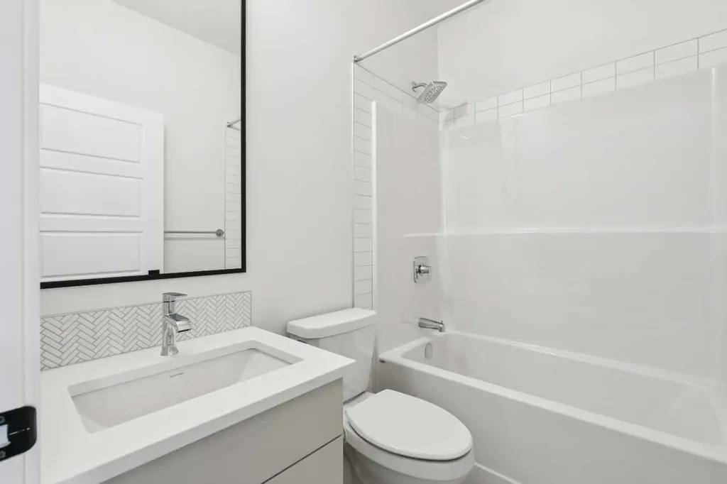 83 Creekstone Common SW Calgary AB T2X6H7