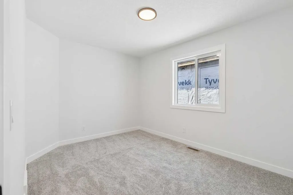 83 Creekstone Common SW Calgary AB T2X6H7