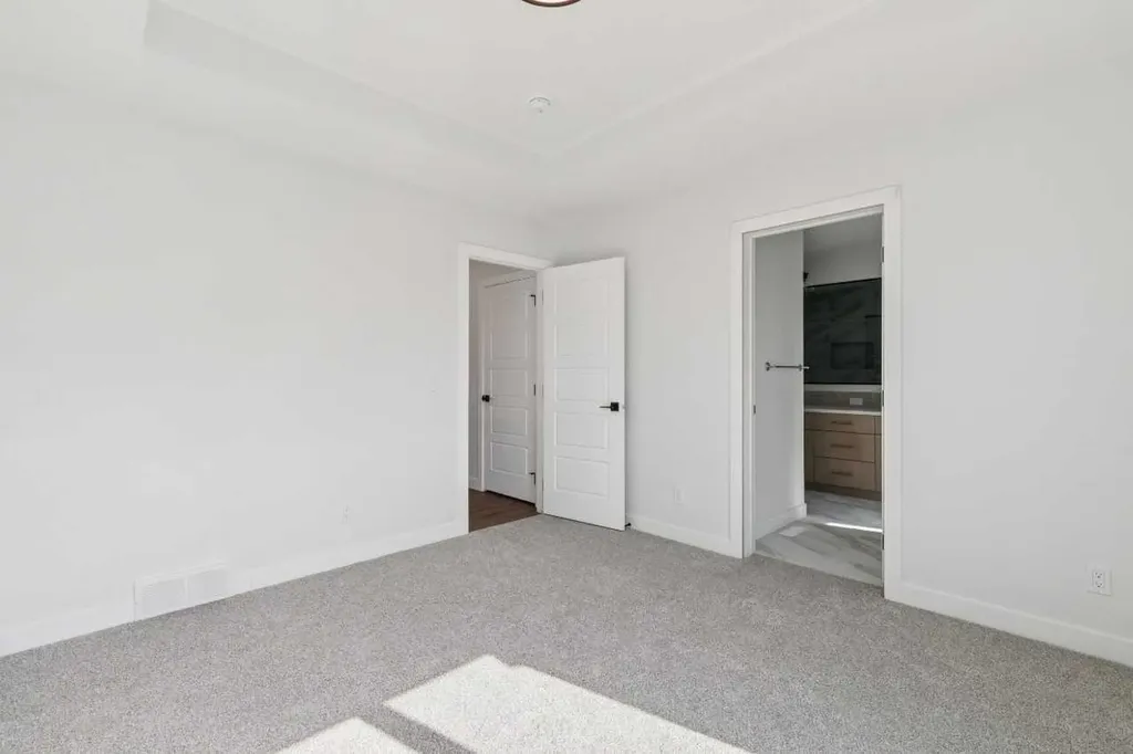 83 Creekstone Common SW Calgary AB T2X6H7