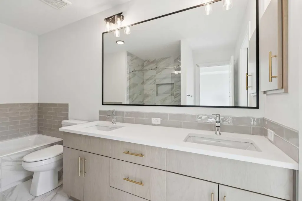 83 Creekstone Common SW Calgary AB T2X6H7