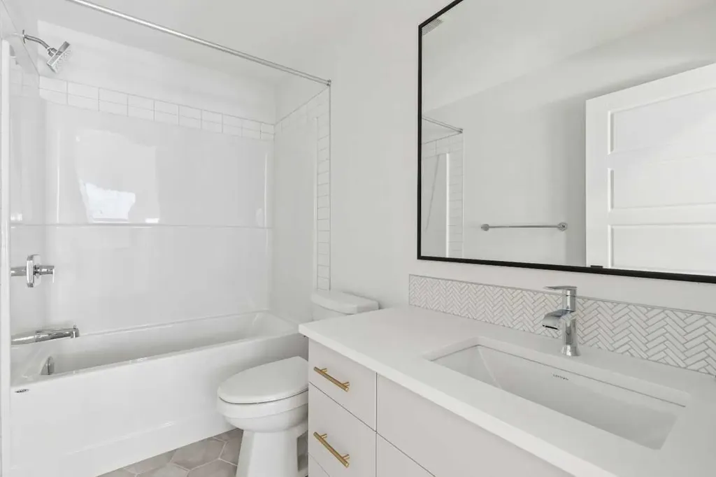 83 Creekstone Common SW Calgary AB T2X6H7